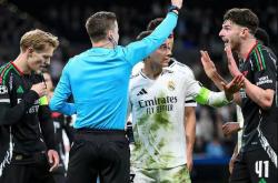 开云平台-包含巴西碾压阿森纳，特尔施特根一己之力扛起全队的词条