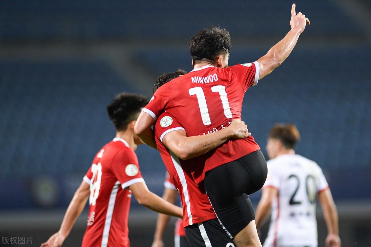 斯图加特胜出关键一战,坚守积分榜前列 斯图加特胜出关键一战,坚守积分榜前列