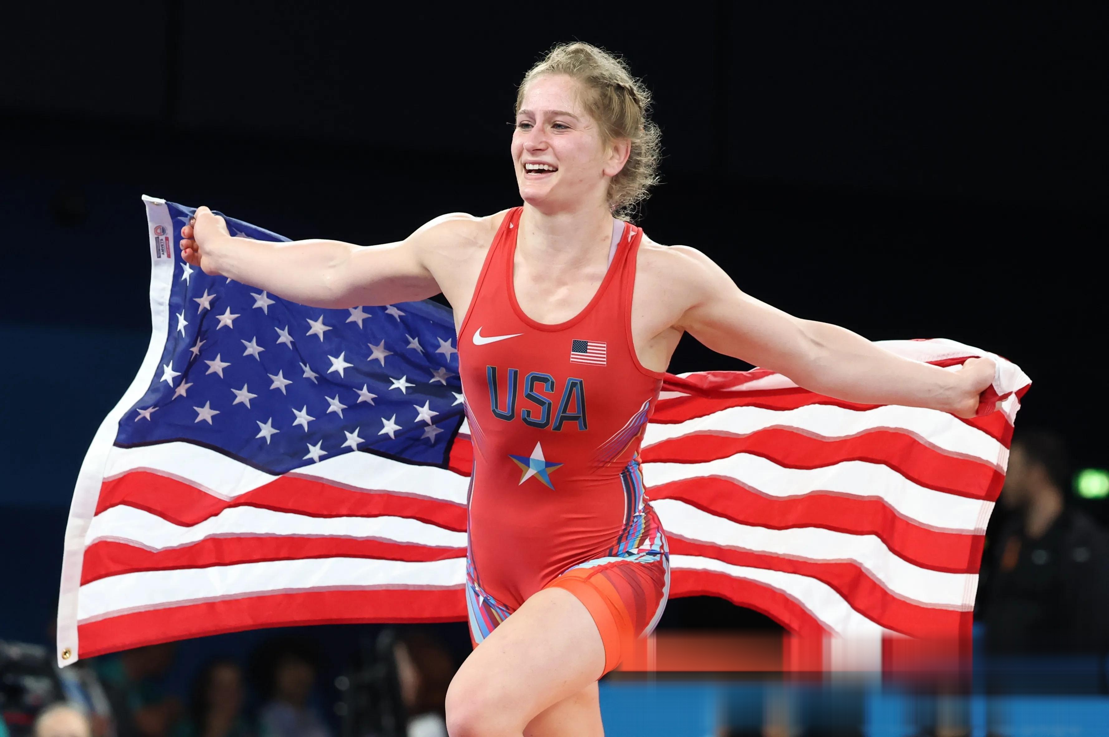 美国田径选手刷新世界纪录，夺金
