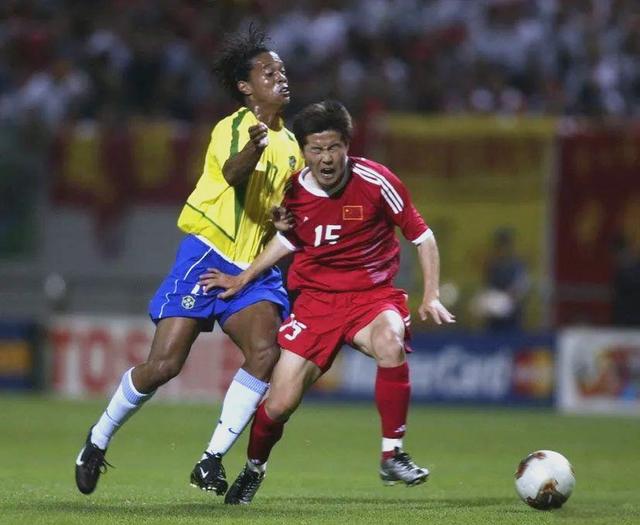 巴西球员发布训练视频，展示日常努力与训练成果的简单介绍