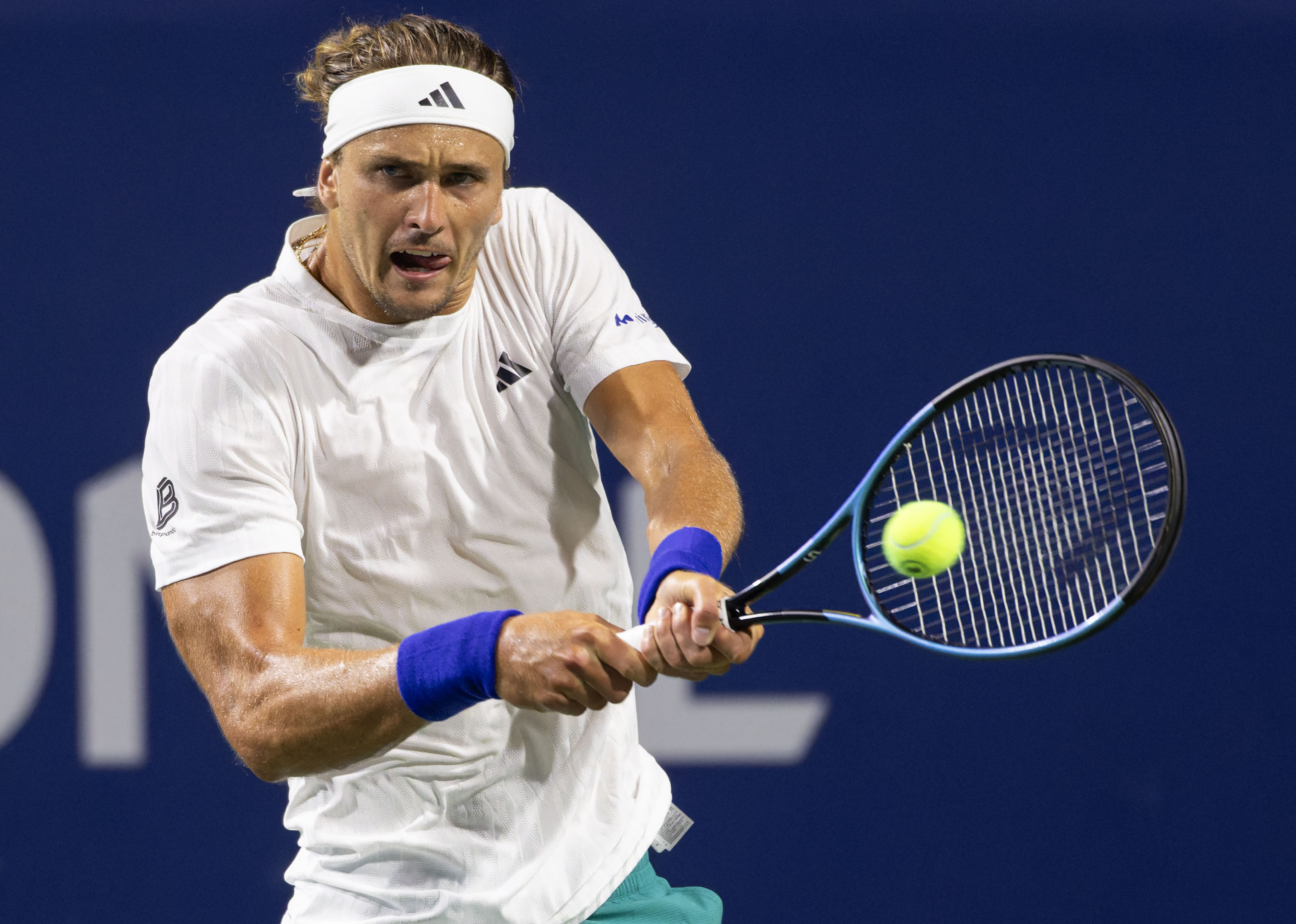 包含日本网球队血洗世界网球队，兹维列夫统治全场的词条