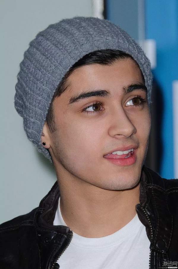 包含全球热议！冰球场外八卦引关注的词条