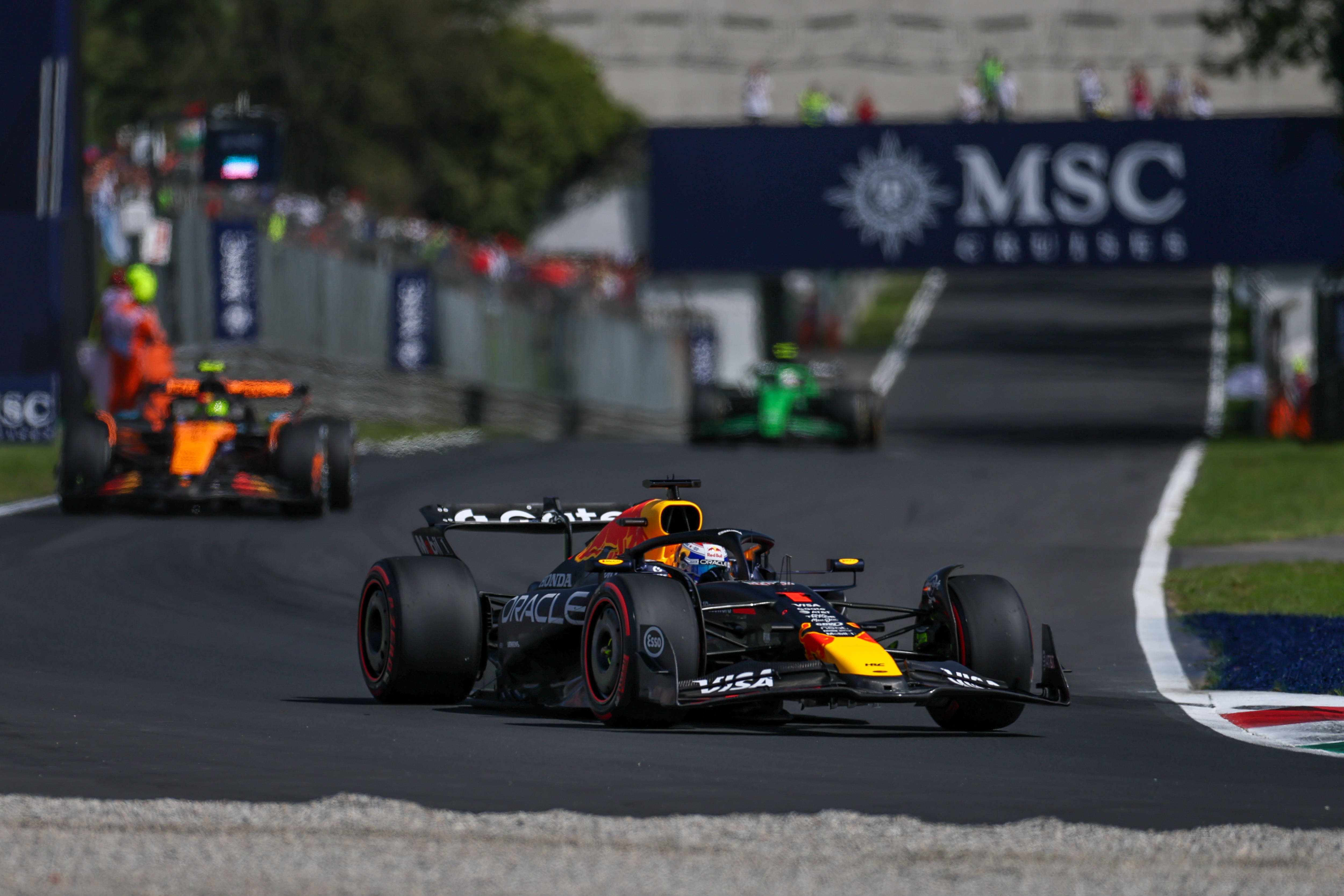 红牛车队绝杀迈凯伦,阿隆索惊艳四座的简单介绍 红牛车队绝杀迈凯伦,阿隆索惊艳四座的简单介绍