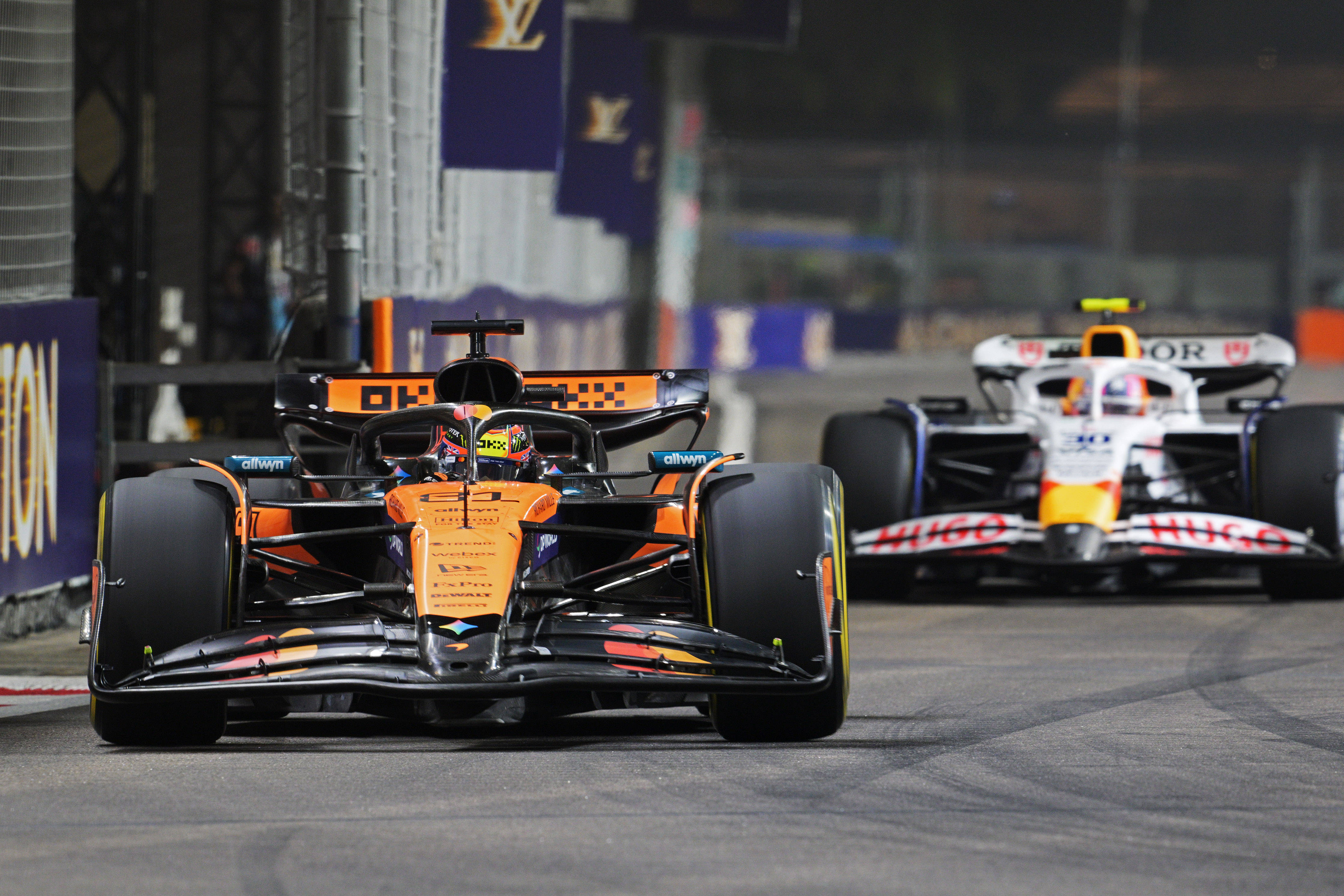 梅赛德斯碾压迈凯伦,勒克莱尔点燃赛场的简单介绍 梅赛德斯碾压迈凯伦,勒克莱尔点燃赛场的简单介绍